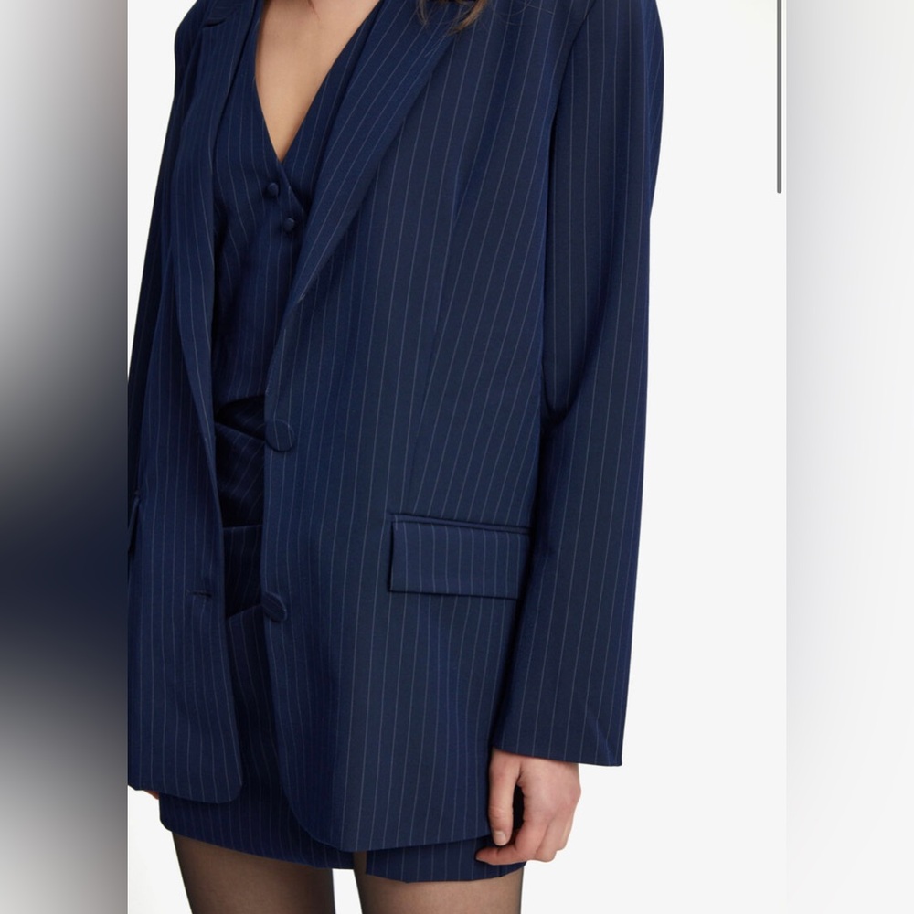 Brand New Bardot Pin Stripe Blazer In Navy Stripe in Large (US Size 8)